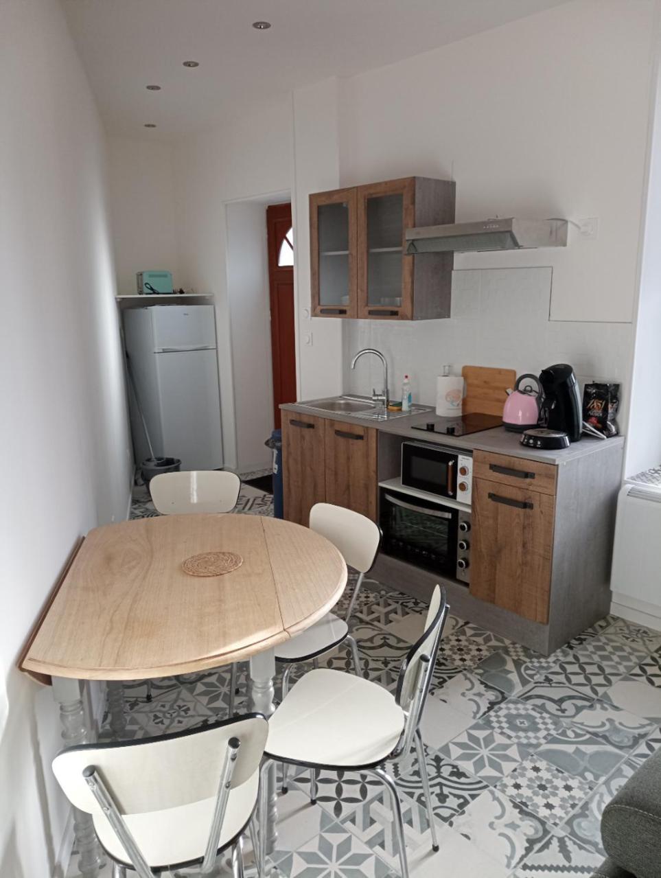 Souvigny Appart Proche Toutes Commodites מראה חיצוני תמונה